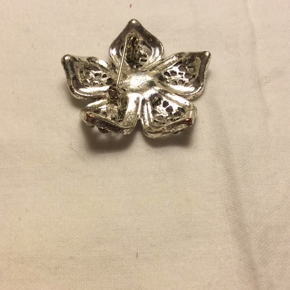 Flower Brooch - Picture 3 of 5